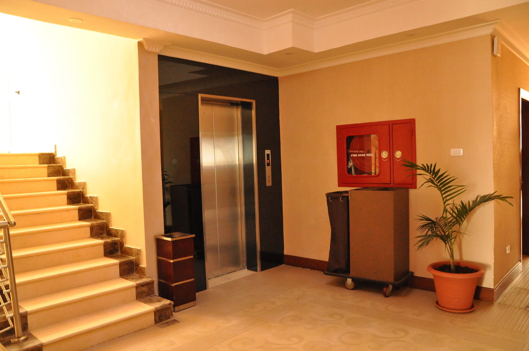 Addissinia Hotel Bagian luar foto